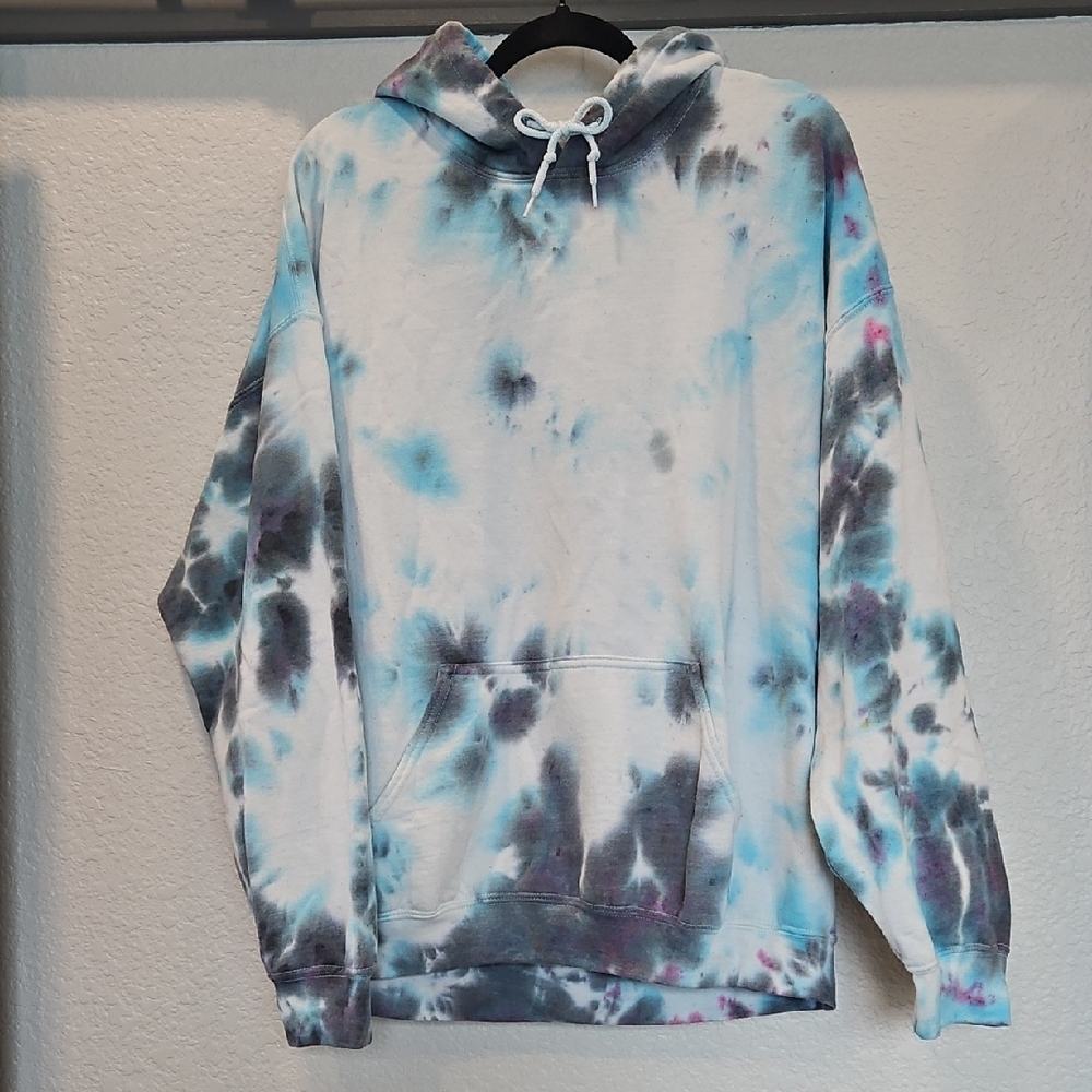 Gildan Men's Tie-Dye Hoodie - Blue and Purple